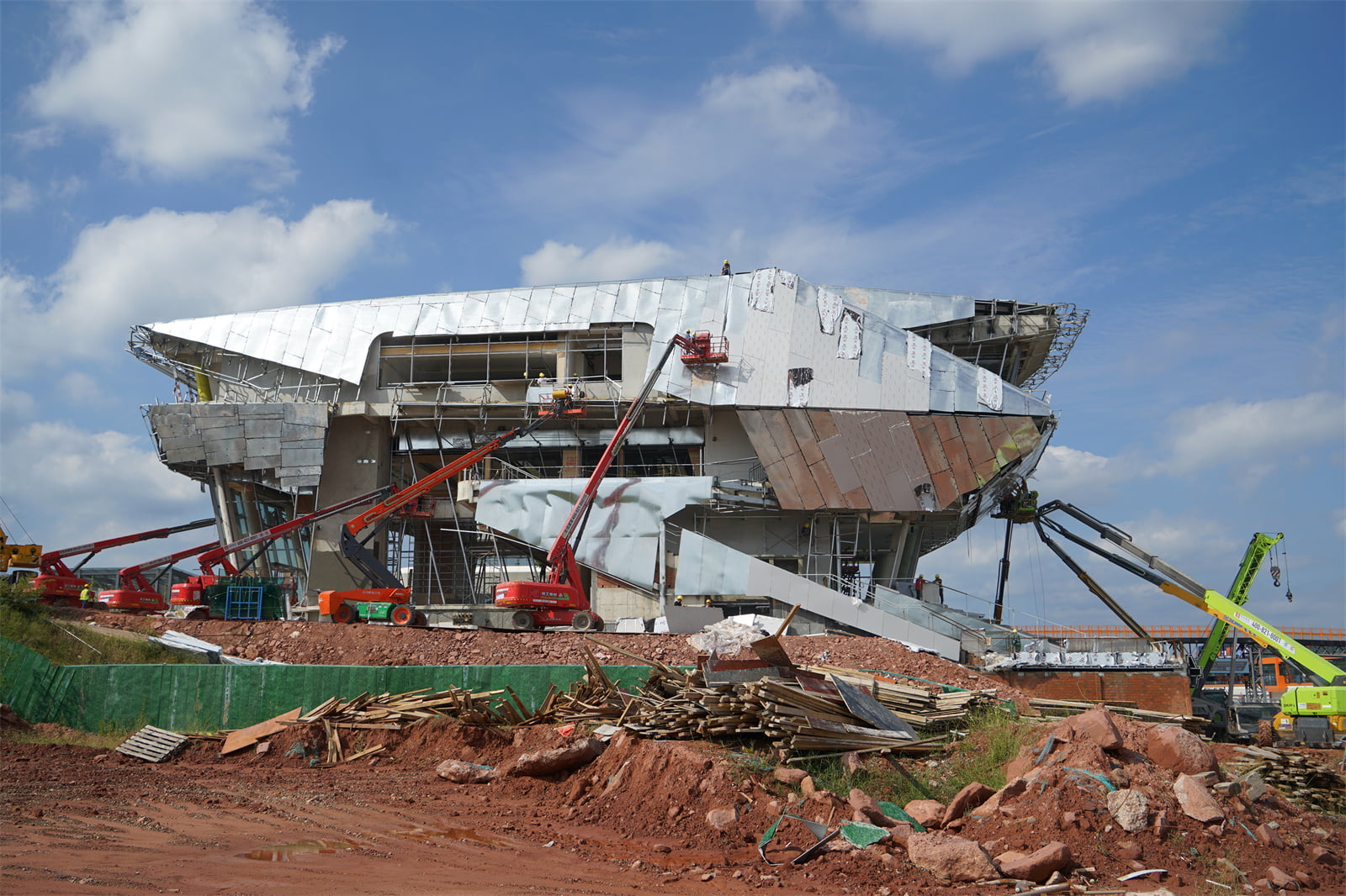 领克 MEC 汽车运动体验中心(成都)施工现场